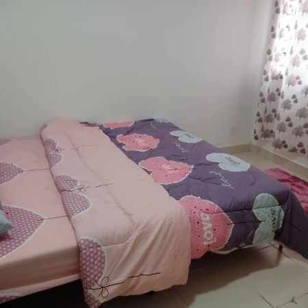Debayu Homestay With Free Parking At Setia Alam Shah Alam Kültér fotó